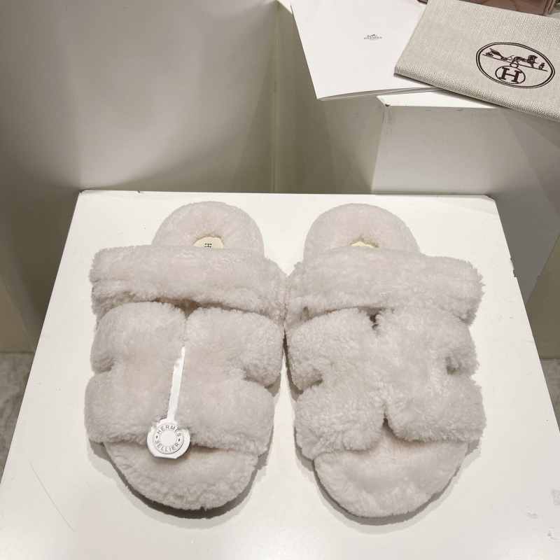 H**mes slippers